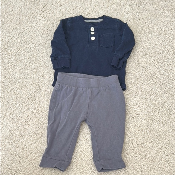 Baby Boys Clothing Bundle with Hoodie, Onesies, and Pants - Size 3-6 months - Picture 5 of 16